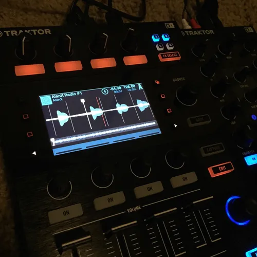 AlanX Radio