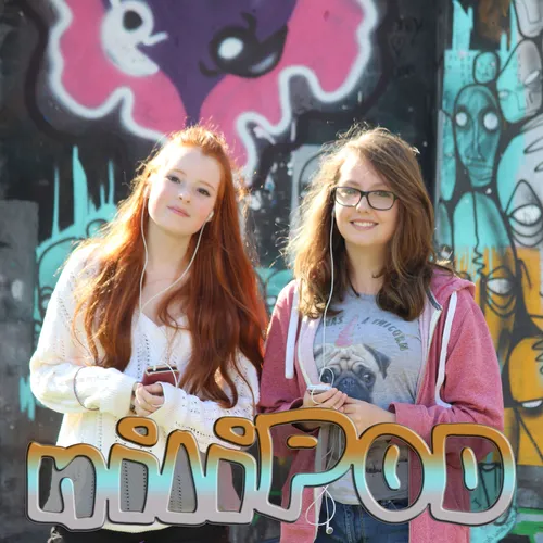 NiliPOD: Crazy Teenage Girls Chatting in Their Bedrooms (www.nilipod.com)