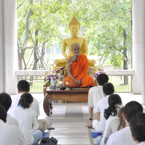 ธรรมใต้โบสถ์ วัดญาณเวศกวัน